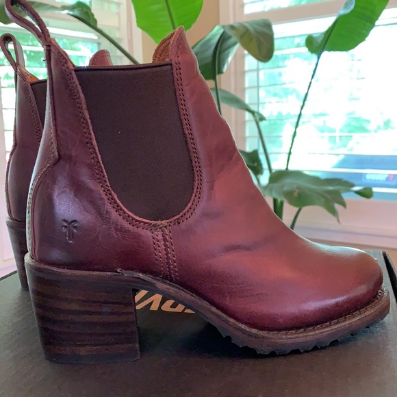 frye boots sabrina chelsea